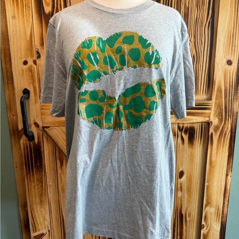 Lips Graphic Tee with Green and Gold Print